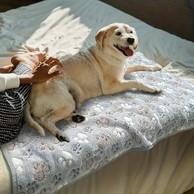 Comfortable Pet Towel Soft Warm Flannel Paw Print  Sleeping Cushion Blanket for Dog Cat Cozy Rest Bed Mat Household Pet Supplies