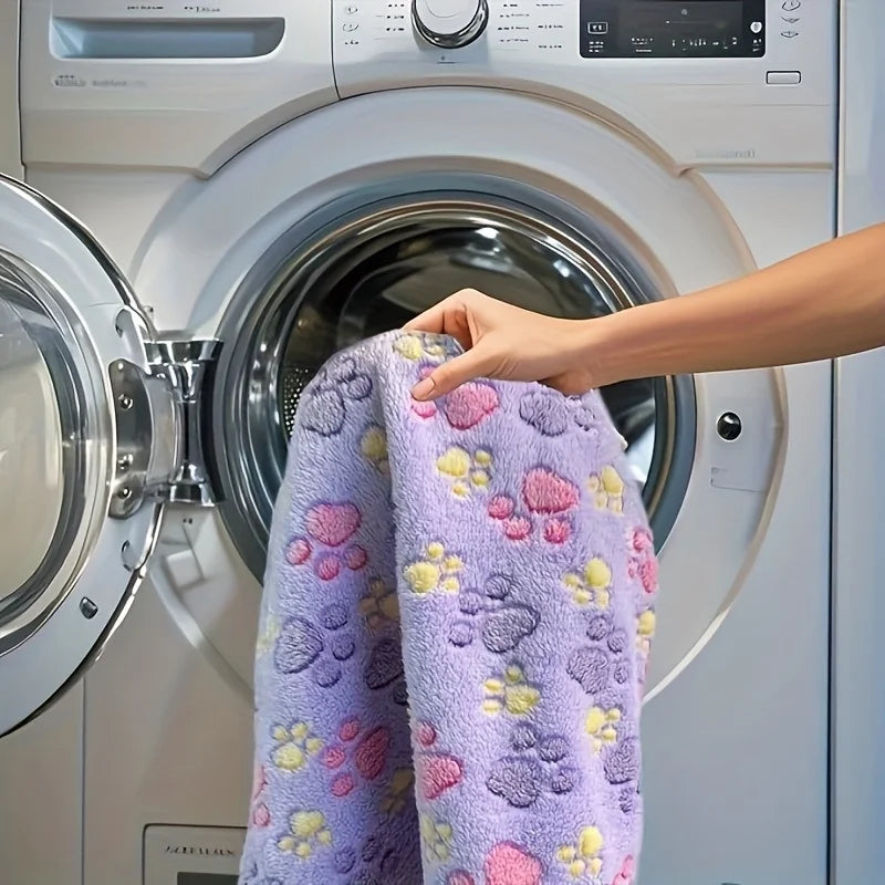 Comfortable Pet Towel Soft Warm Flannel Paw Print  Sleeping Cushion Blanket for Dog Cat Cozy Rest Bed Mat Household Pet Supplies